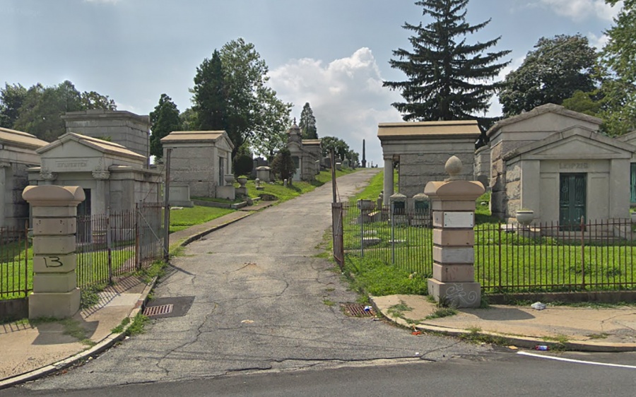 Вандалы ограбили еврейское кладбище на 30 тыс долларов